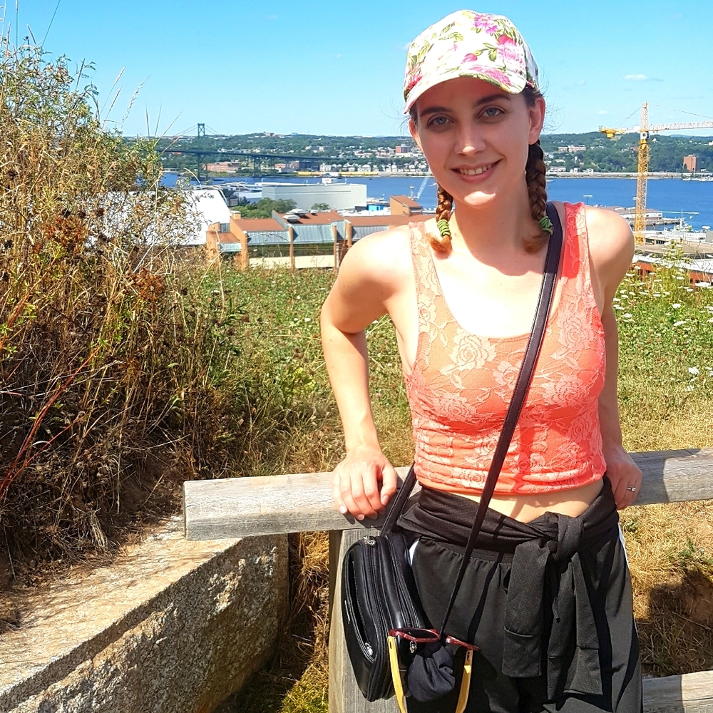 Meet your Posher, Emily